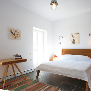 MAIN BEDROOM WITH DIRECT ACCESS TO CALDERA TERRACE AND POOL AND GARDEN